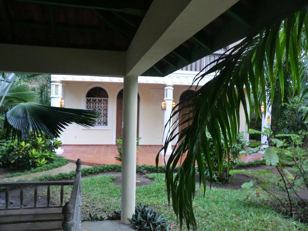 Villa Lamuhouse Playa de Diani Habitación foto