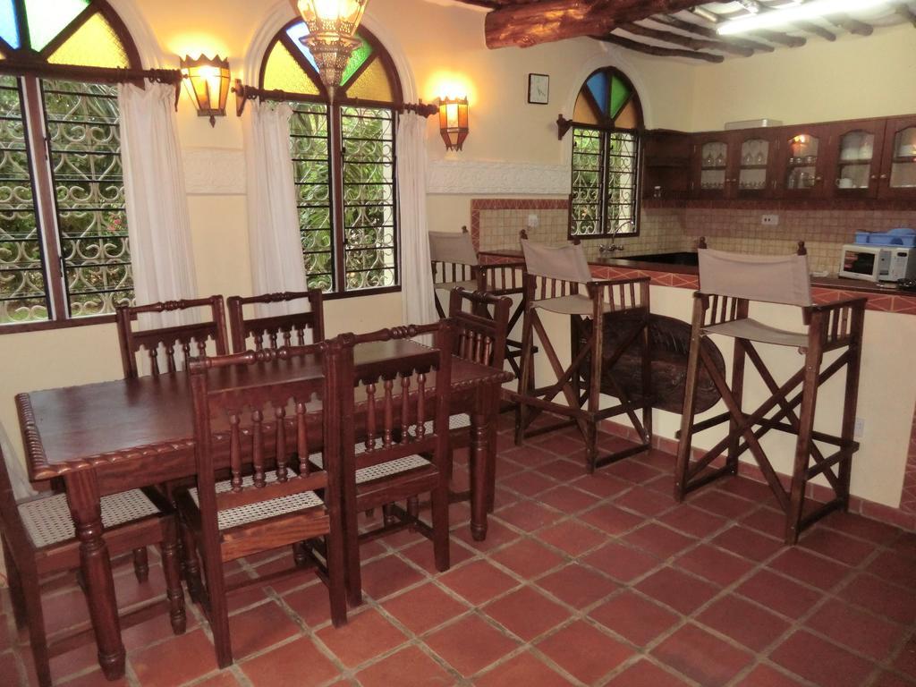 Villa Lamuhouse Playa de Diani Habitación foto