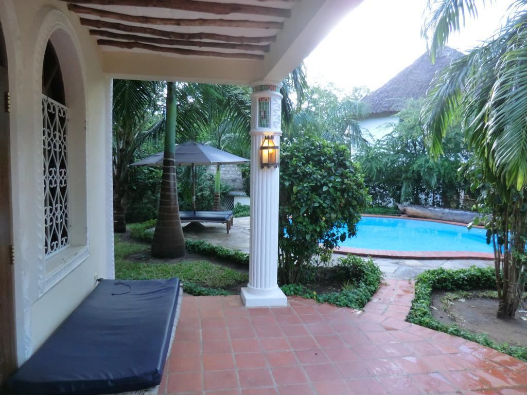 Villa Lamuhouse Playa de Diani Habitación foto